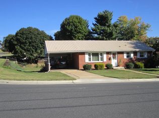 302 Thomas St, Staunton, VA 24401