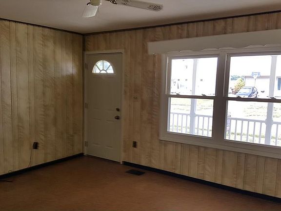 5th image of 805 Richard Dr