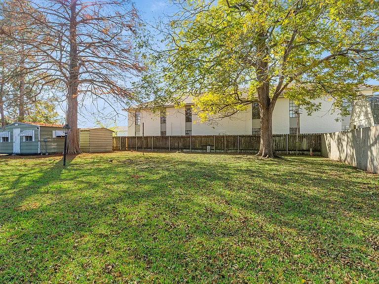 113 Aberdeen Dr — Photo 28