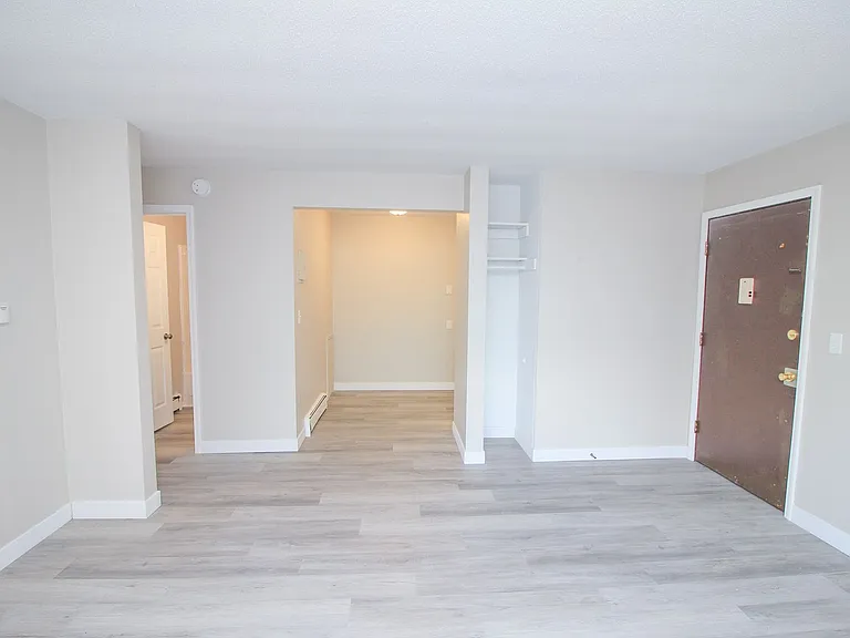 **Limited Time Special! Up to 3 Months Free Rent — Photo 10