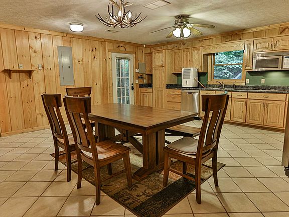 5th image of 531 Greely Dr