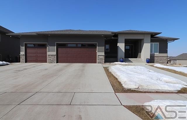 1st image of 7401 S Ballymore Cir