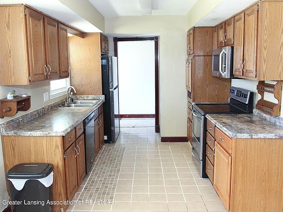 5th image of 1716 Briarwood Dr