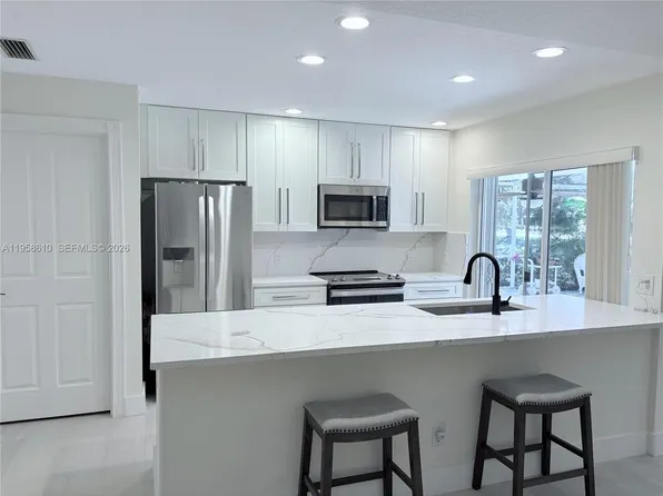 803 Silverleaf Oak Ct, Palm Beach Gardens, FL 33410