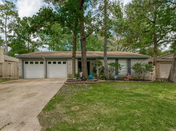 22 Pineash Court, The Woodlands, TX 77381