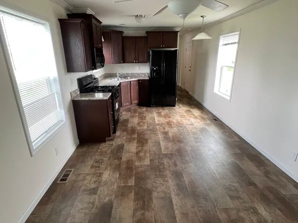 2101 3rd St NW Lot 310, Minot, ND 58703