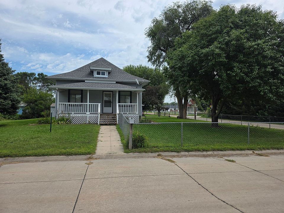 1st image of 815 N Boxelder St