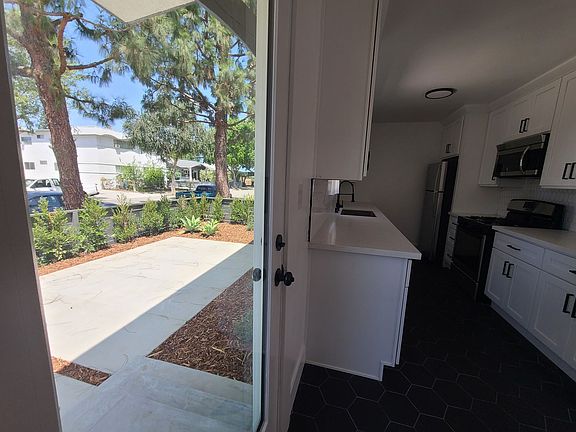 4th image of 3430 Caroline Ave APT A