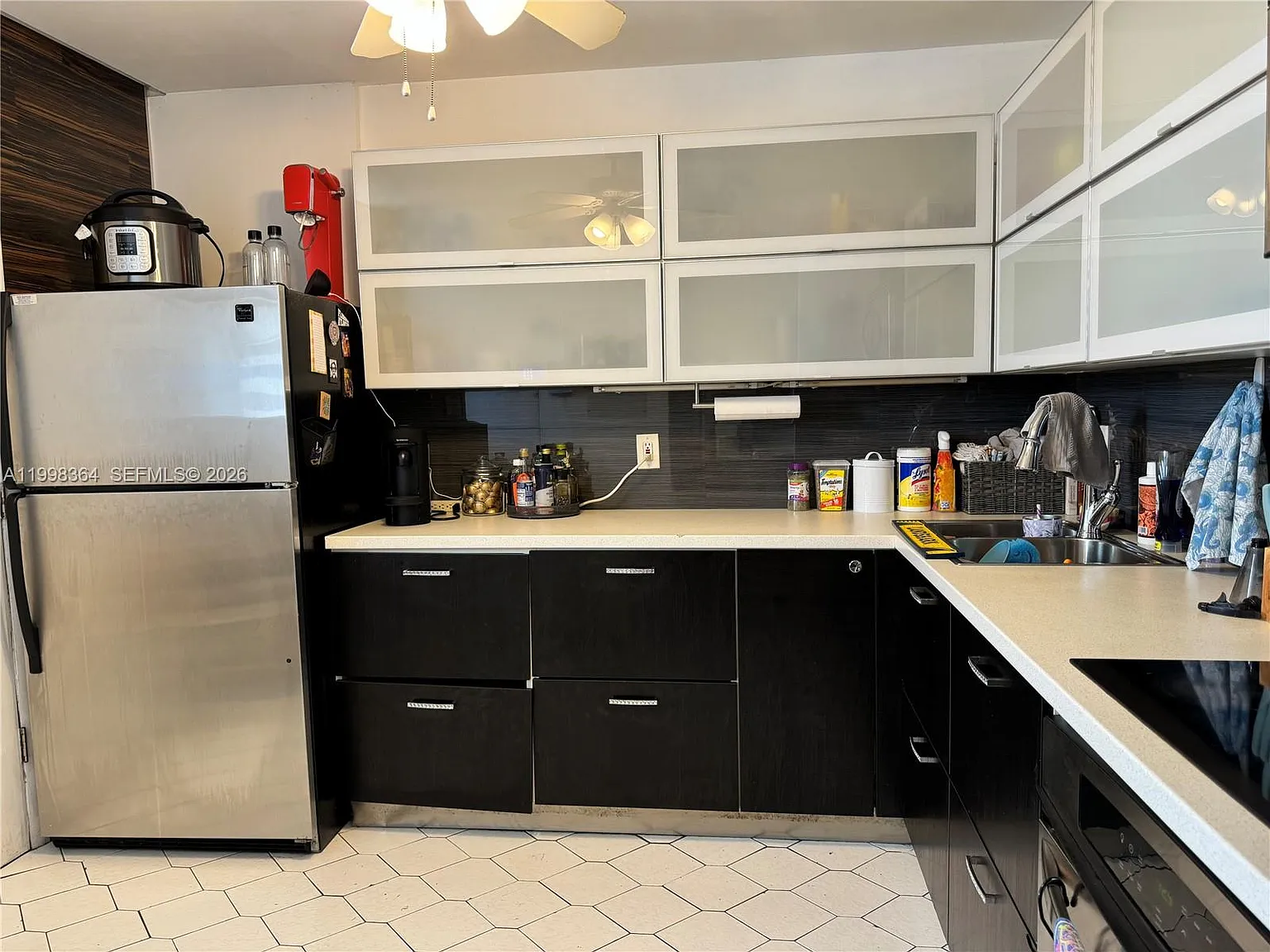Eastern Shores White Hous — Photo 2