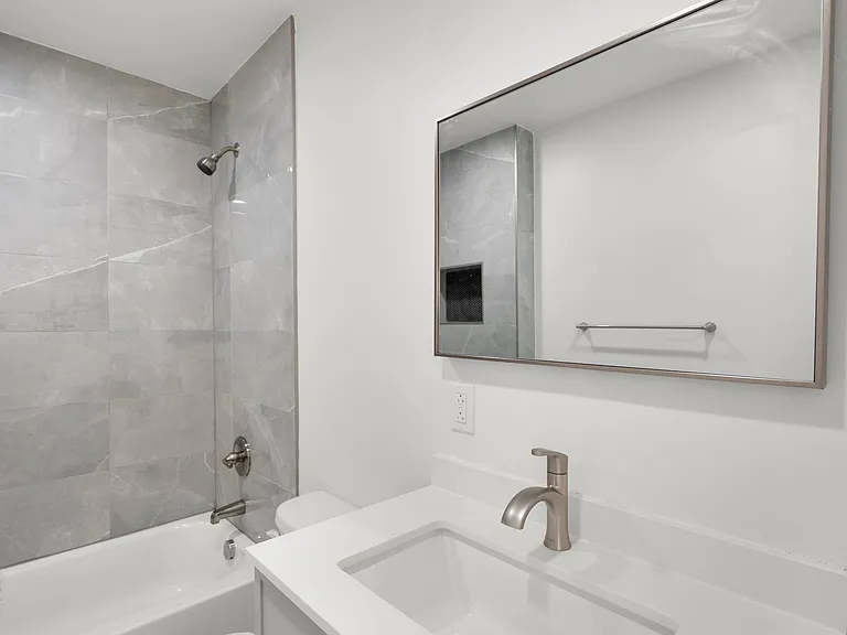 138 Maryland Park Dr — Photo 17