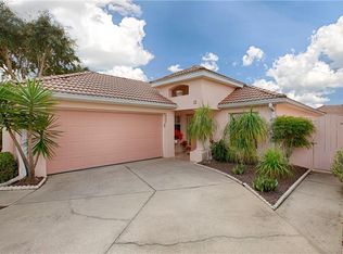 902 Santa Anna Ln, The Villages, FL 32159