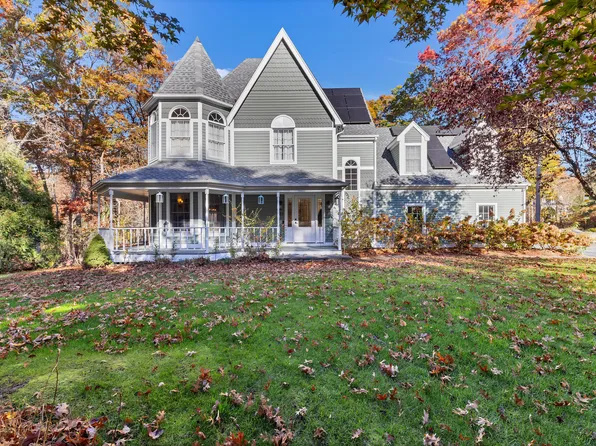 22 Willow Lane, East Lyme, CT 06333