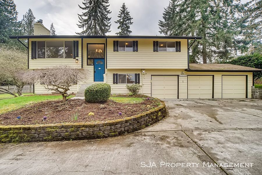 1st image of 3219 180th Ave NE