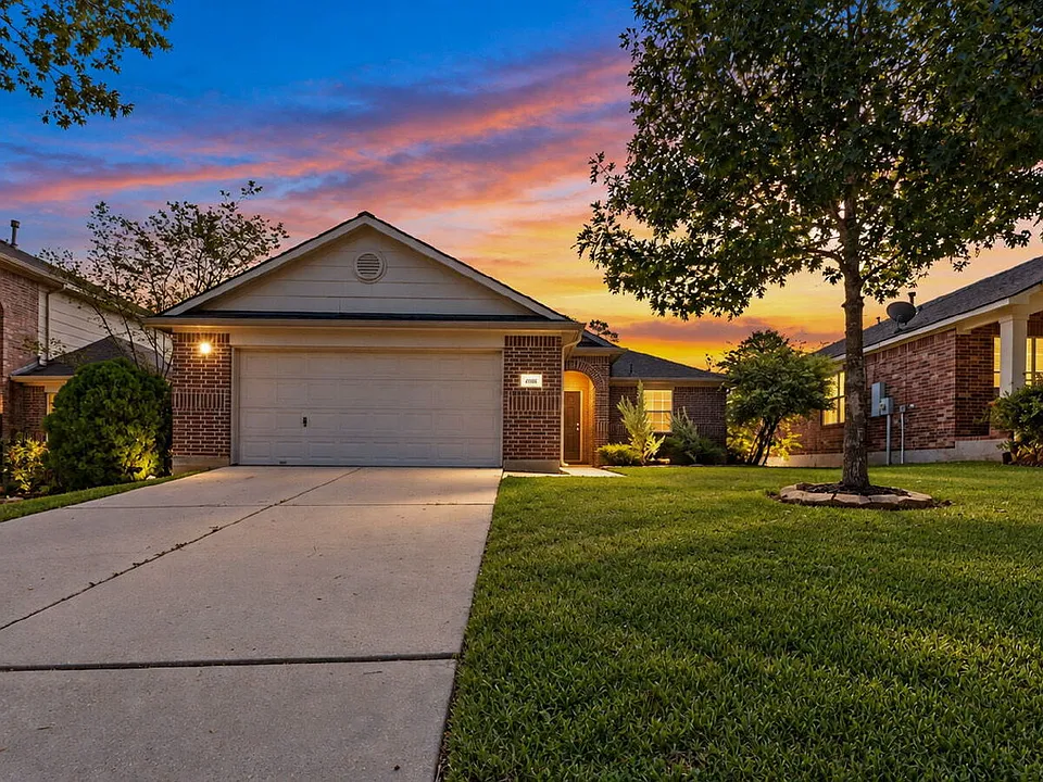 4908 Summer Rain Dr