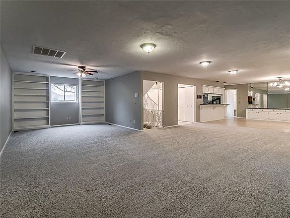 5th image of 3116 N Lakeview Manor Dr