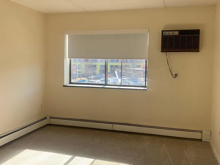 271 Chelsea St #10 — Photo 4