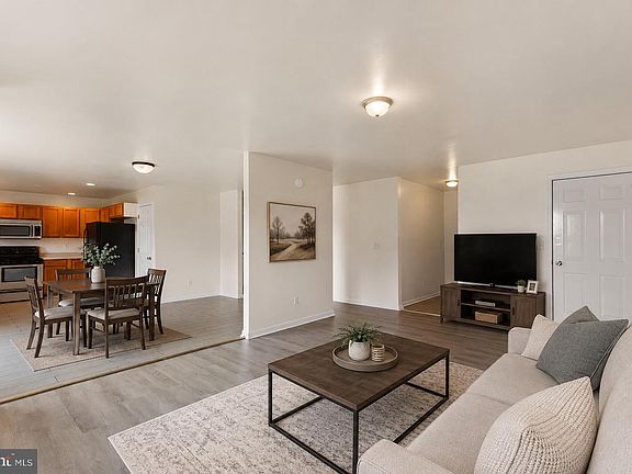5th image of 25003 Heather Ln