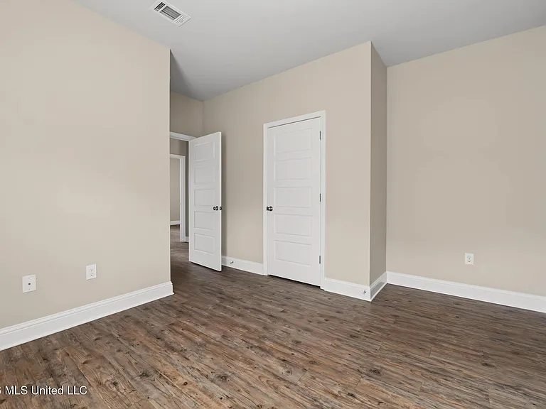 14894 Calcutta Dr — Photo 17