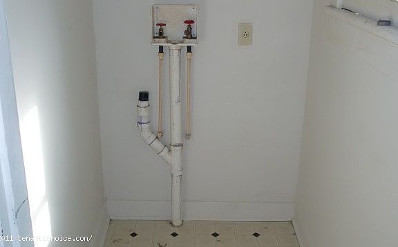 4th image of 902 Vermont Ave