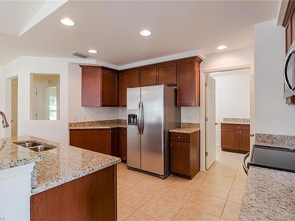 3rd image of 4627 NW 33rd Ln