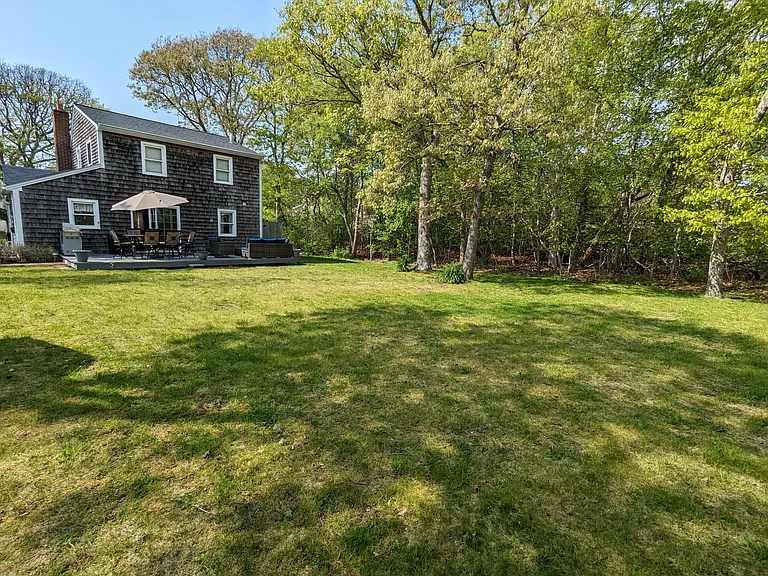 18 Chamberlain Ct — Photo 8