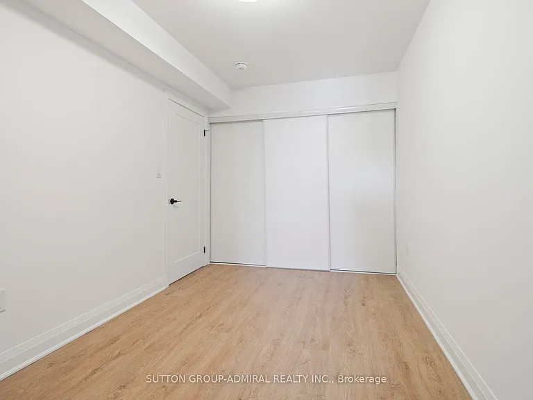 61 Burleigh Mews — Photo 21