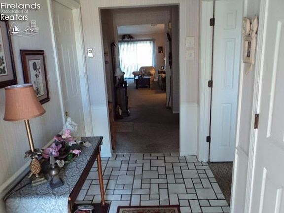 2nd image of 4501 Pinewood Dr APT 202