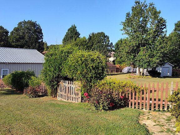 5th image of 8345 Sagebrush Cir