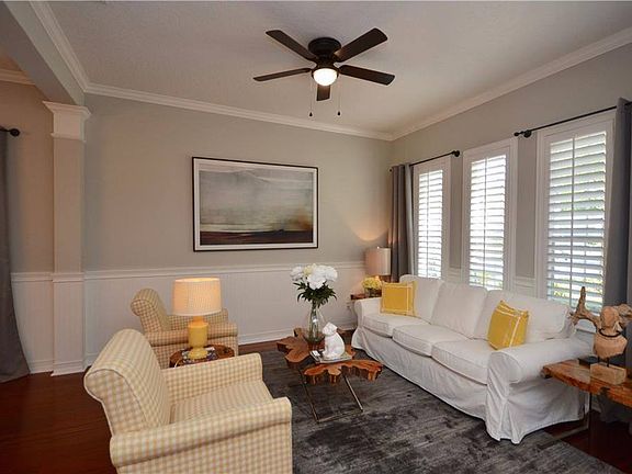 5th image of 100 Suffolk Ct