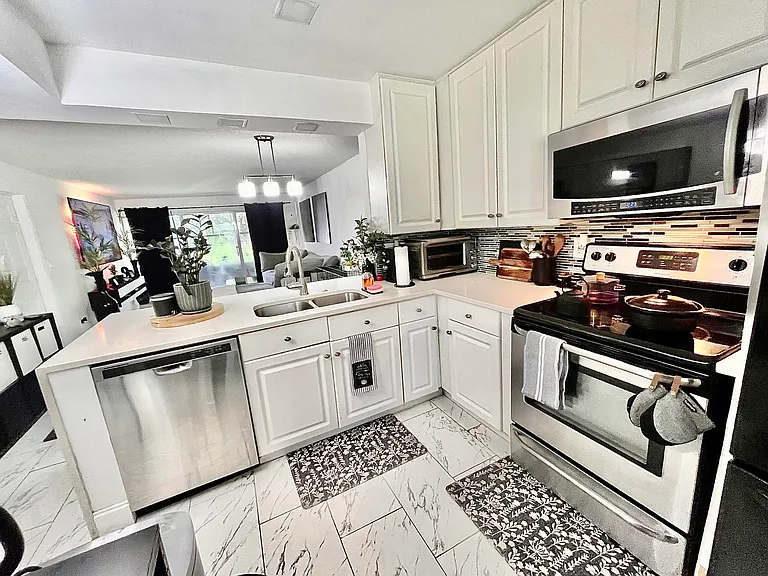 8301 Sands Point Blvd #S306 — Photo 4