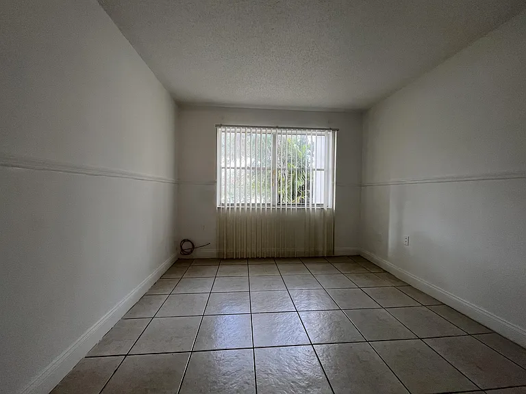 4205 N University Dr #112-1 — Photo 10