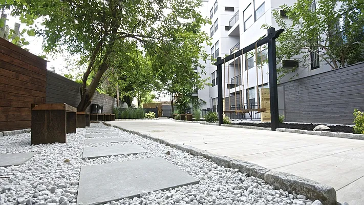 Rented by Nooklyn NYC LLC | media 18