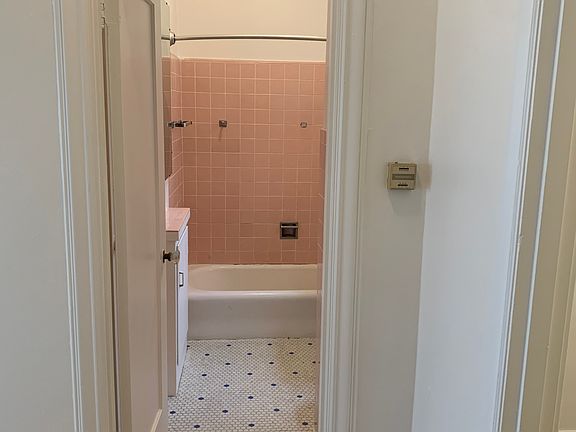 4th image of 2055 California St APT 104