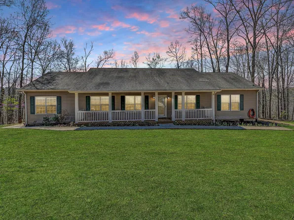 430 Braxton Dr, Buchanan, VA 24066