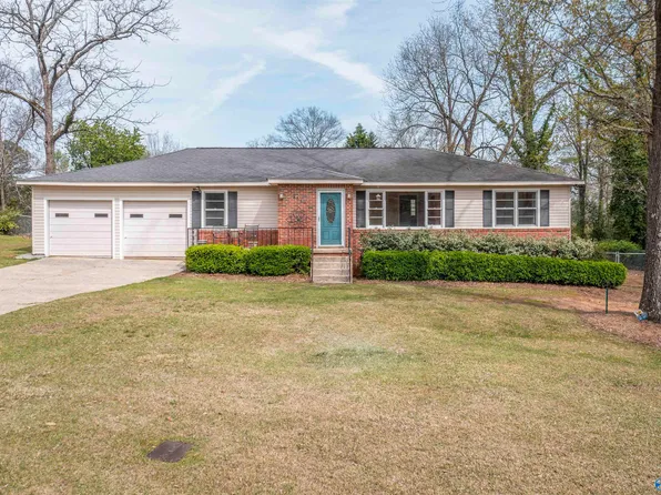 2516 Skyway St, Gadsden, AL 35904