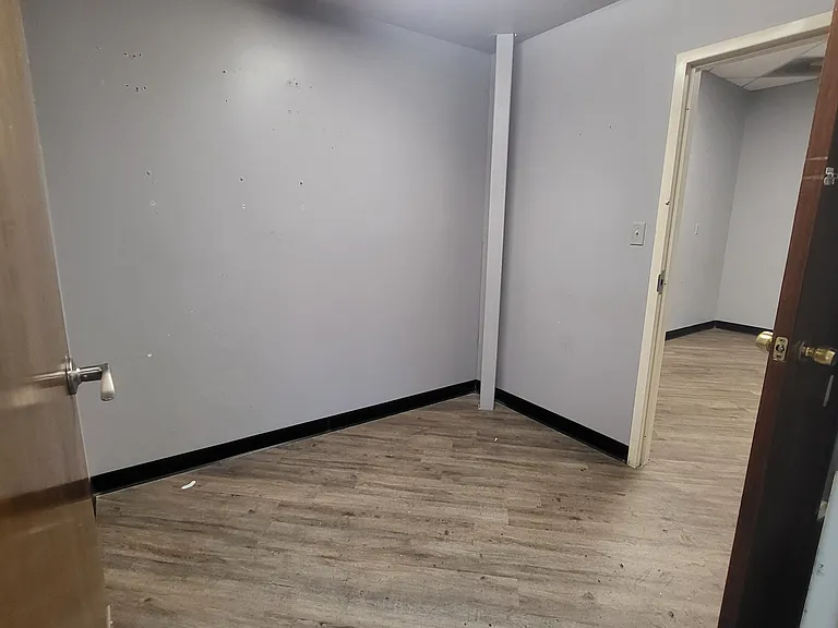 6001 Bartlett Center Dr — Photo 15