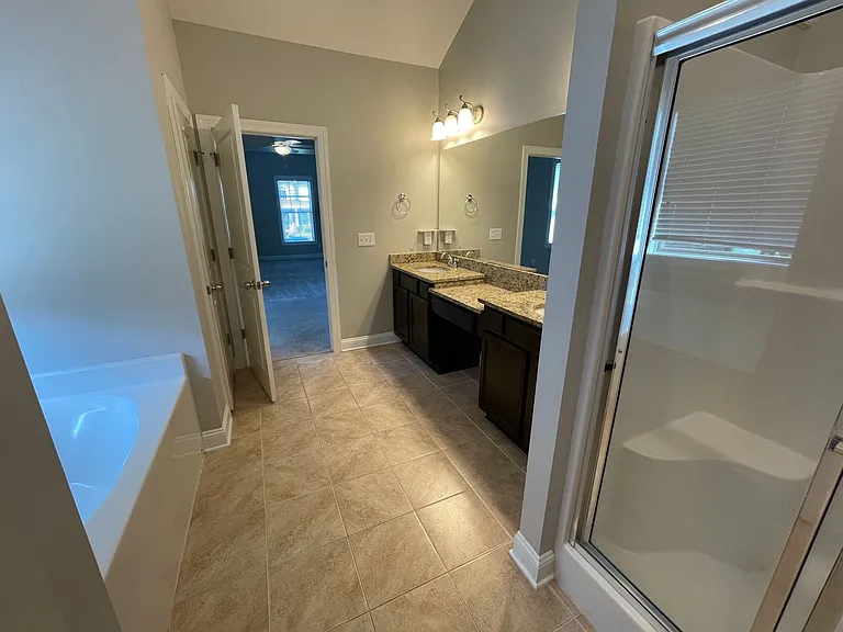 654 Dutchmans Creek Trl — Photo 15