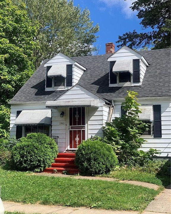 1st image of 3345 E 143rd St