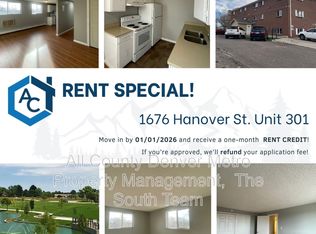 1676 Hanover St APT 301, Aurora, CO 80010