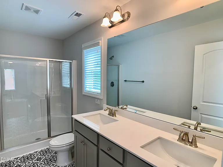 131 Diploma Dr — Photo 10