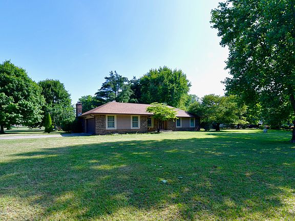 2nd image of 510 Countrywood Dr