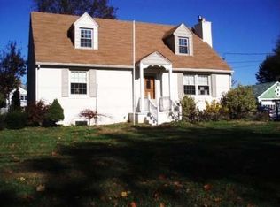 220 W Moreland Ave, Hatboro, PA 19040