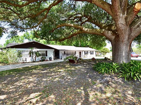 3rd image of 47 Wood Hall Dr