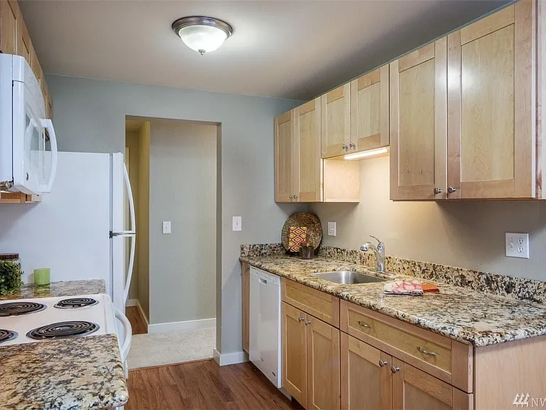 17112 NE 45th St #55 — Photo 4