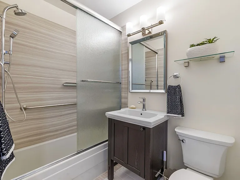 2A Wellington St #2 — Photo 10
