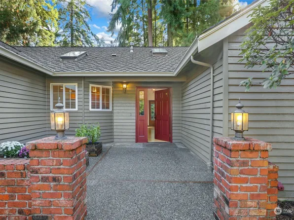 2840 160th Place NE, Bellevue, WA 98008