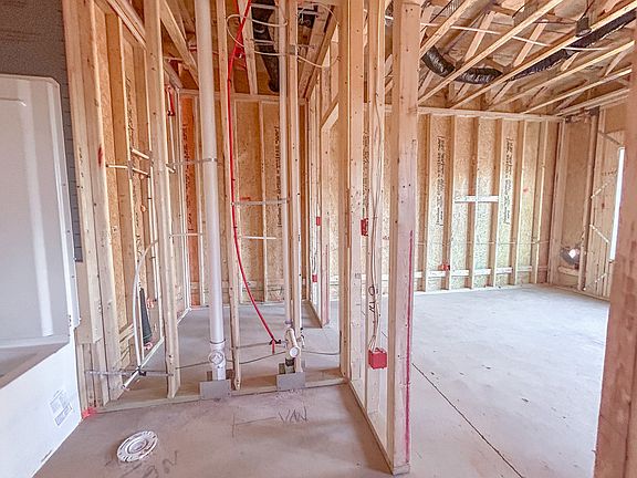 4th image of 203 Pond View Ct