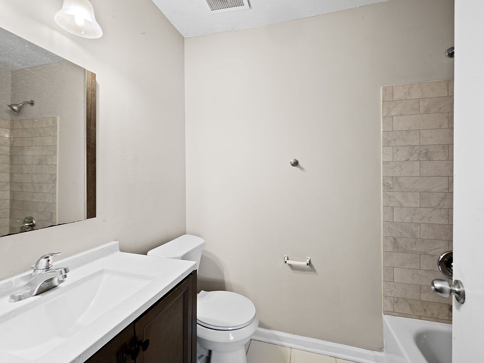 1st image of 61 Sandalwood Cir