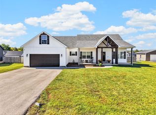 112 McCutchen Ct, Auburn, KY 42206