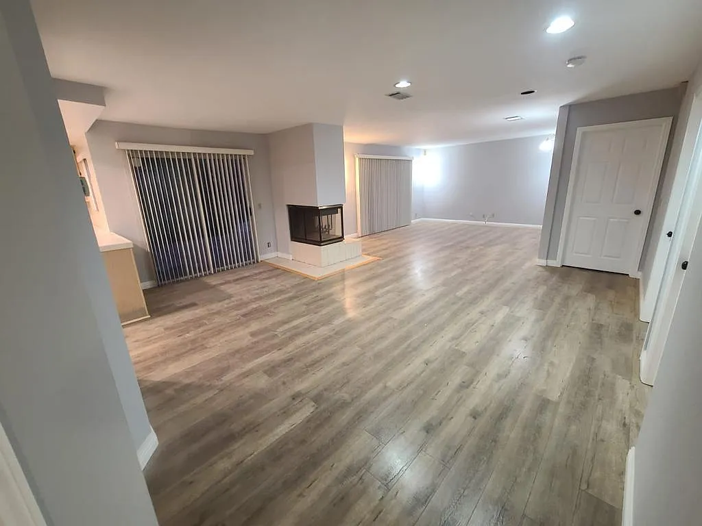4 bed, 2.5 bath, 2699 sqft, $3,900 — Photo 3